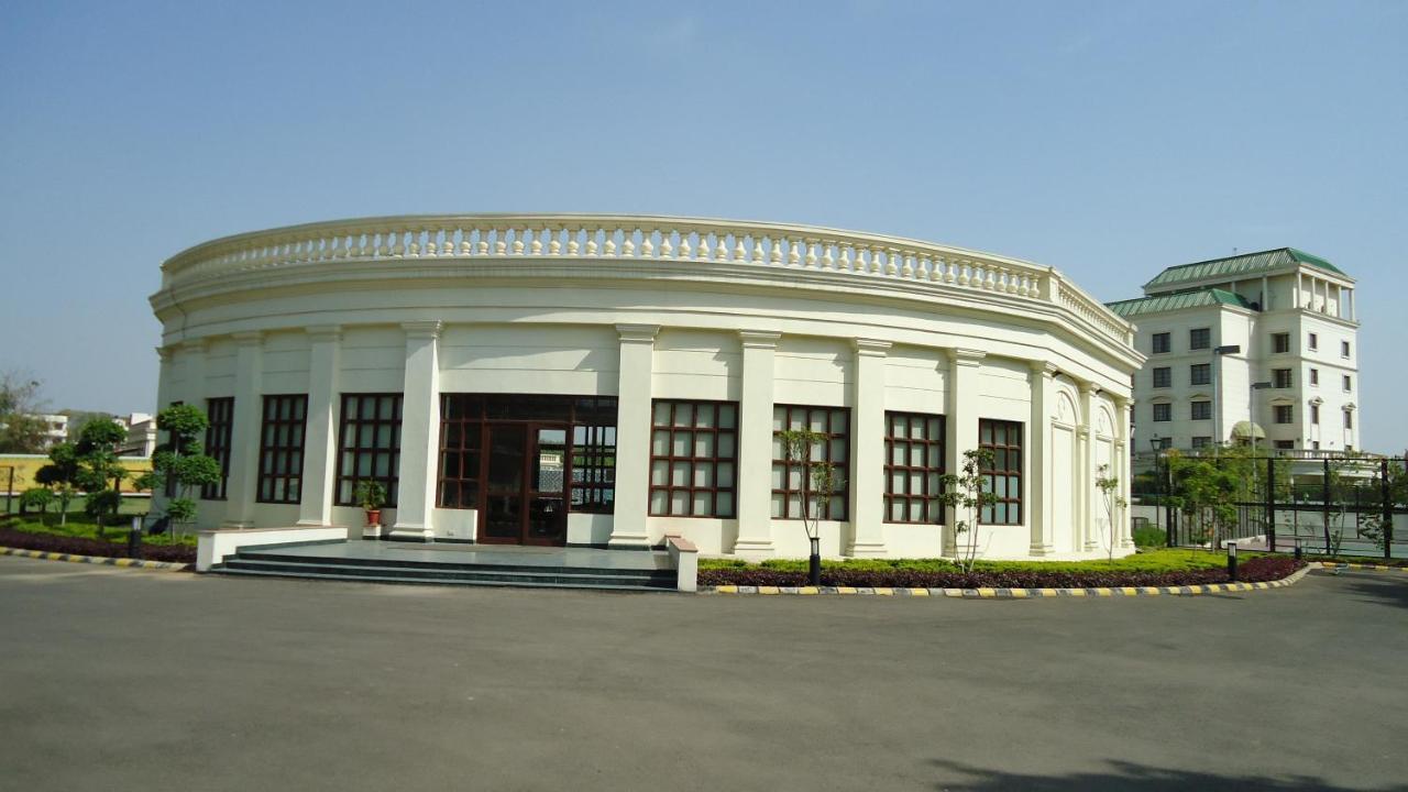 Готель Dlf Club 3 Ґурґаон Екстер'єр фото