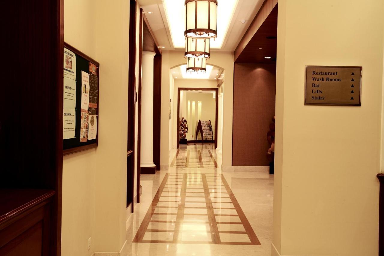 Готель Dlf Club 3 Ґурґаон Екстер'єр фото